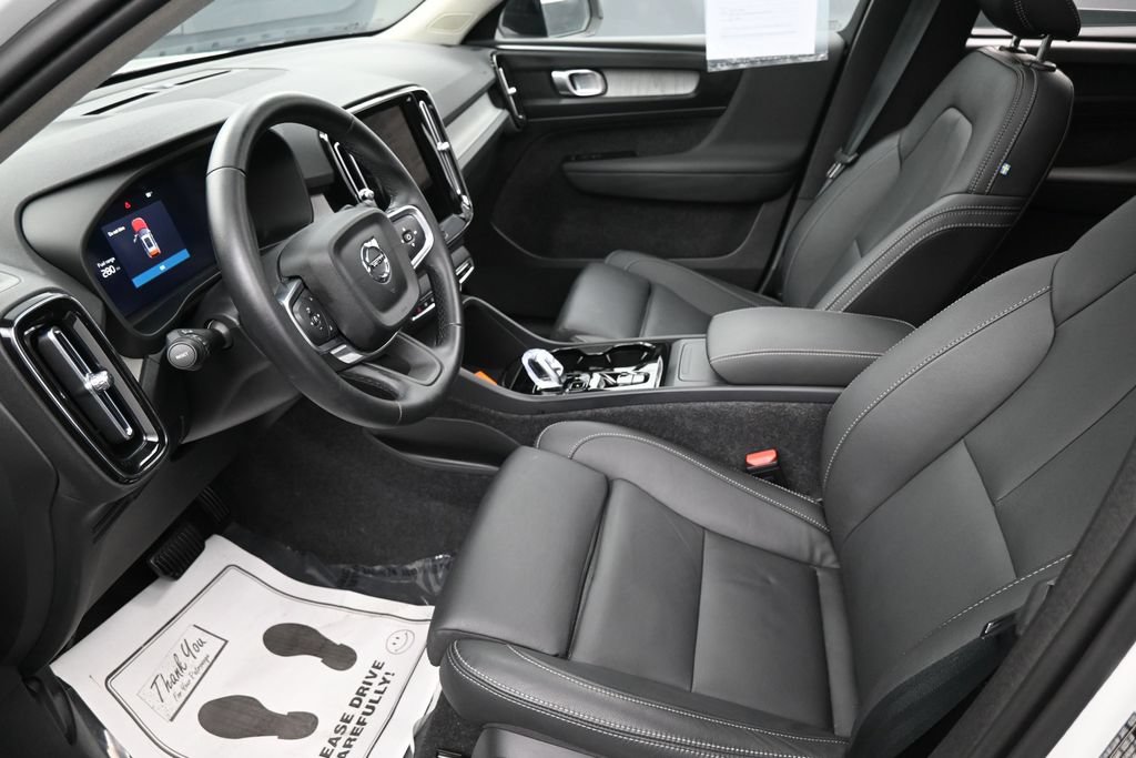 Used 2026 Volvo XC40 B5 Plus AWD/4WD image 32