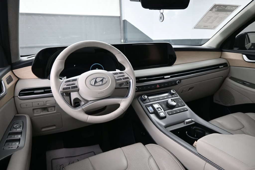 Used 2023 Hyundai Palisade Limited w/ Cargo Package FWD image 29