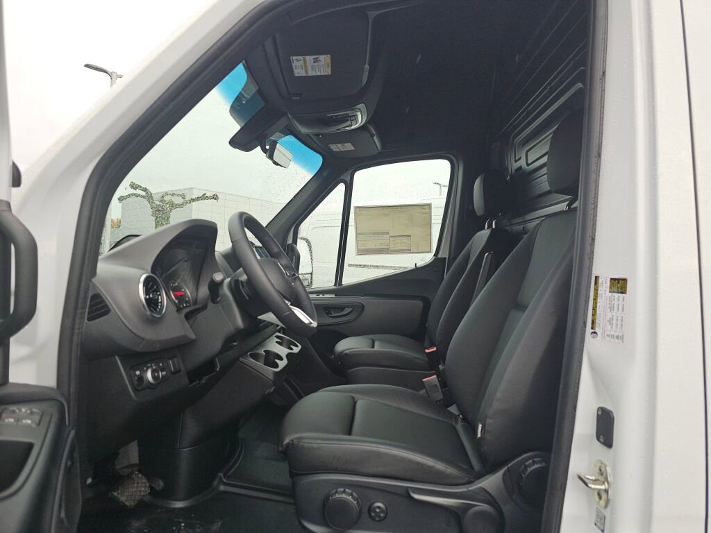 New 2025 Mercedes-Benz Sprinter 2500 image 19