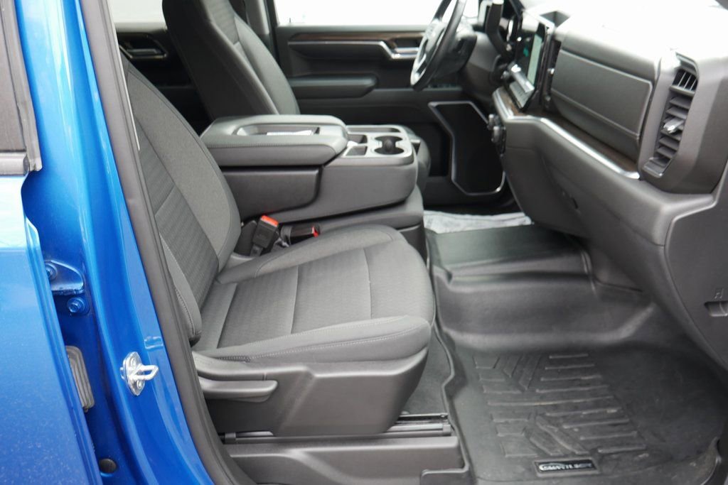 Used 2022 Chevrolet Silverado 1500 LT w/ Z71 Off-Road Package image 20