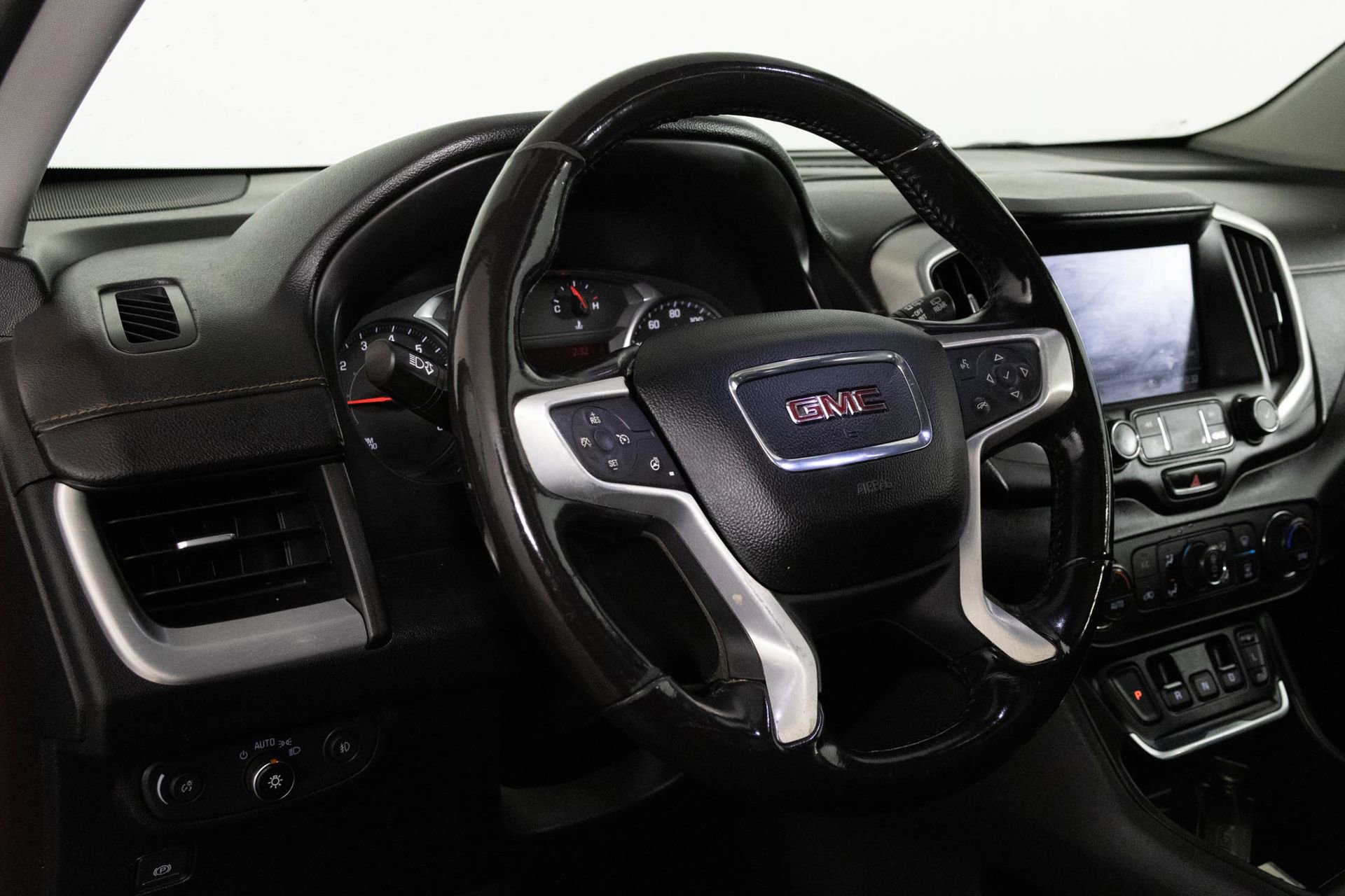 Used 2019 GMC Terrain SLT w/ Preferred Package image 34