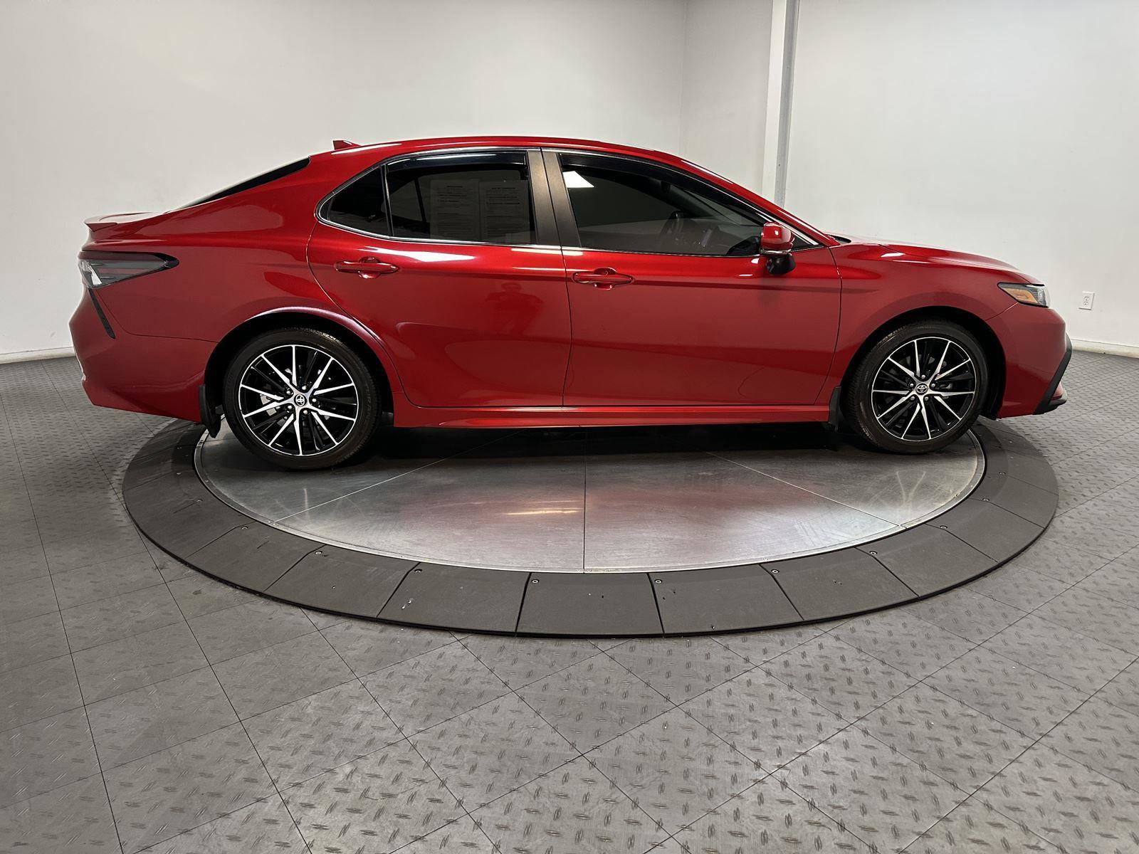Used 2024 Toyota Camry SE FWD image 15