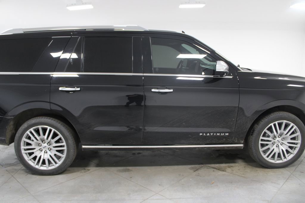 Used 2022 Ford Expedition Platinum image 11