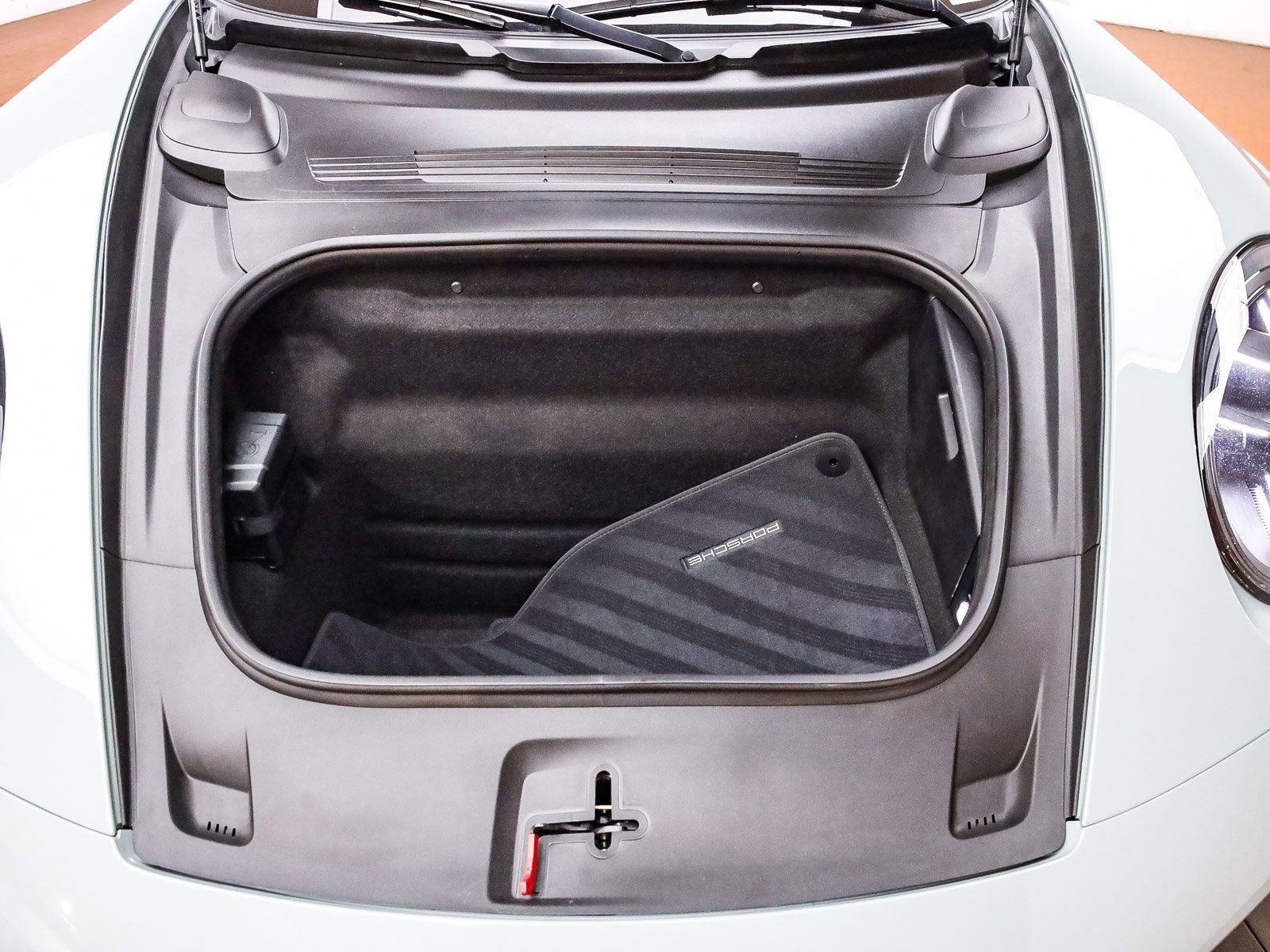 Used 2025 Porsche 911 Carrera 4 GTS image 30