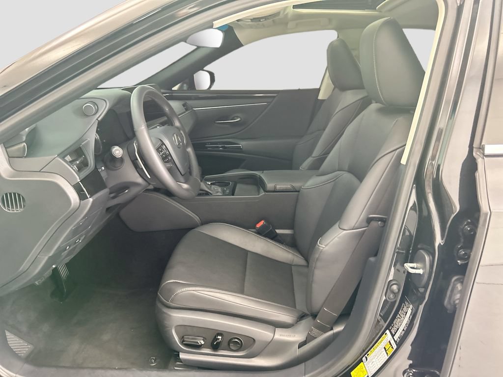 Used 2025 Lexus ES 350 w/ Accessory Package (Z2) FWD image 17