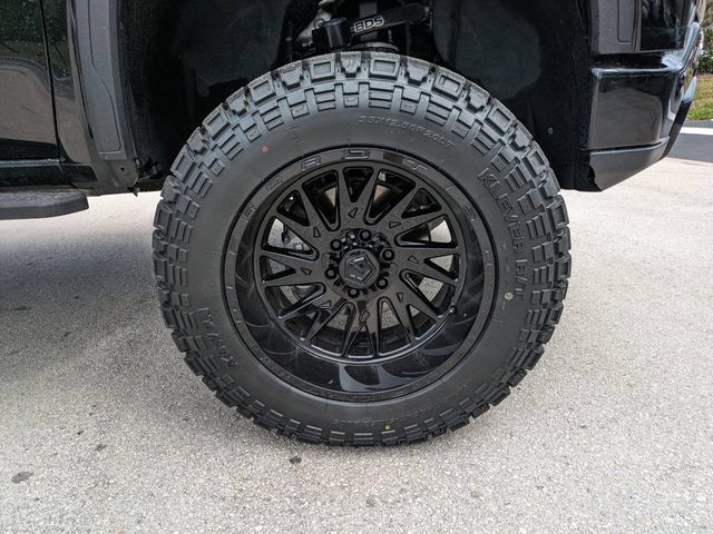 Used 2025 GMC Sierra 1500 AT4 w/ AT4 Premium Package AWD/4WD image 11