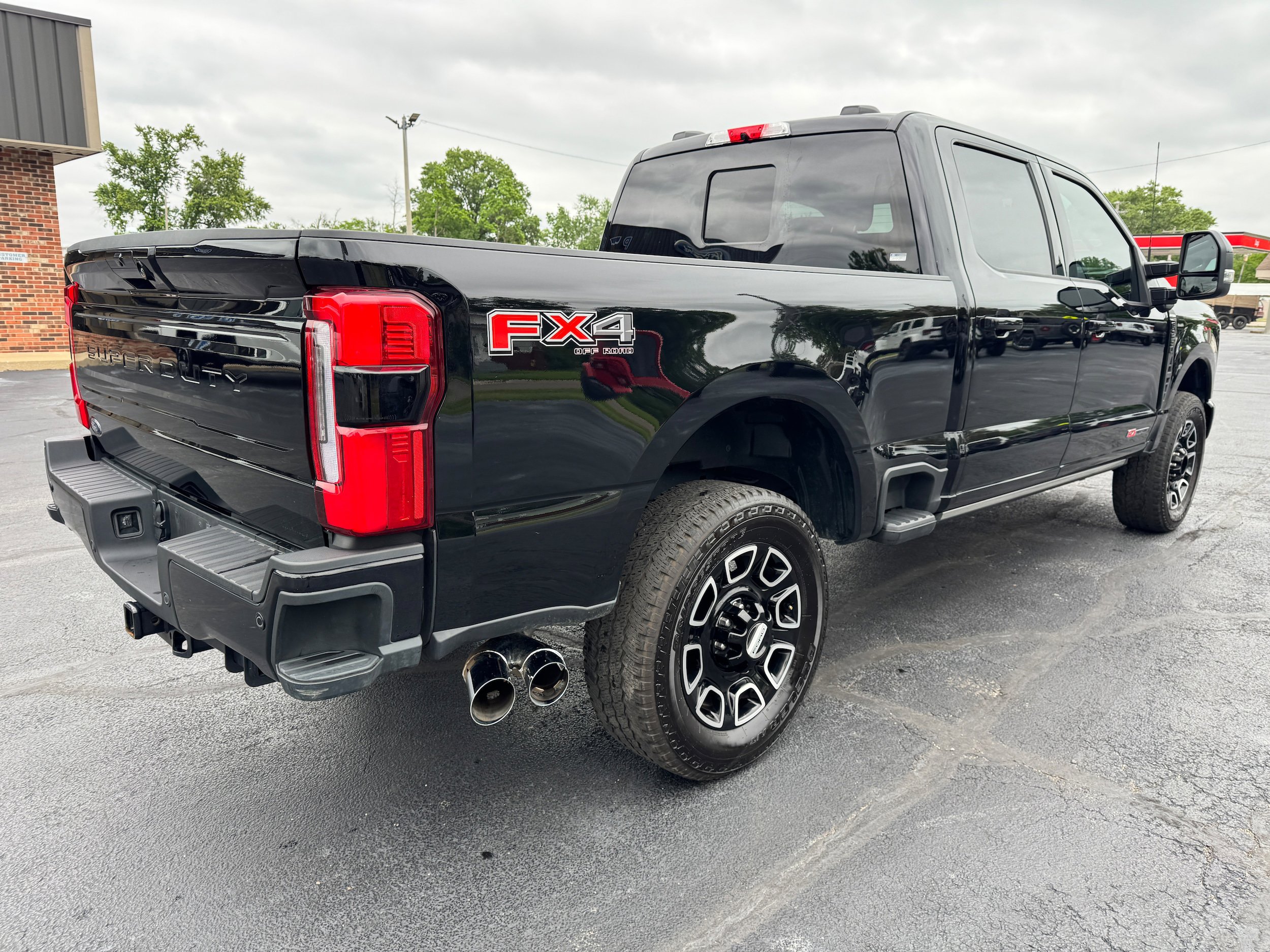 Used 2025 Ford F250 Platinum AWD/4WD image 6