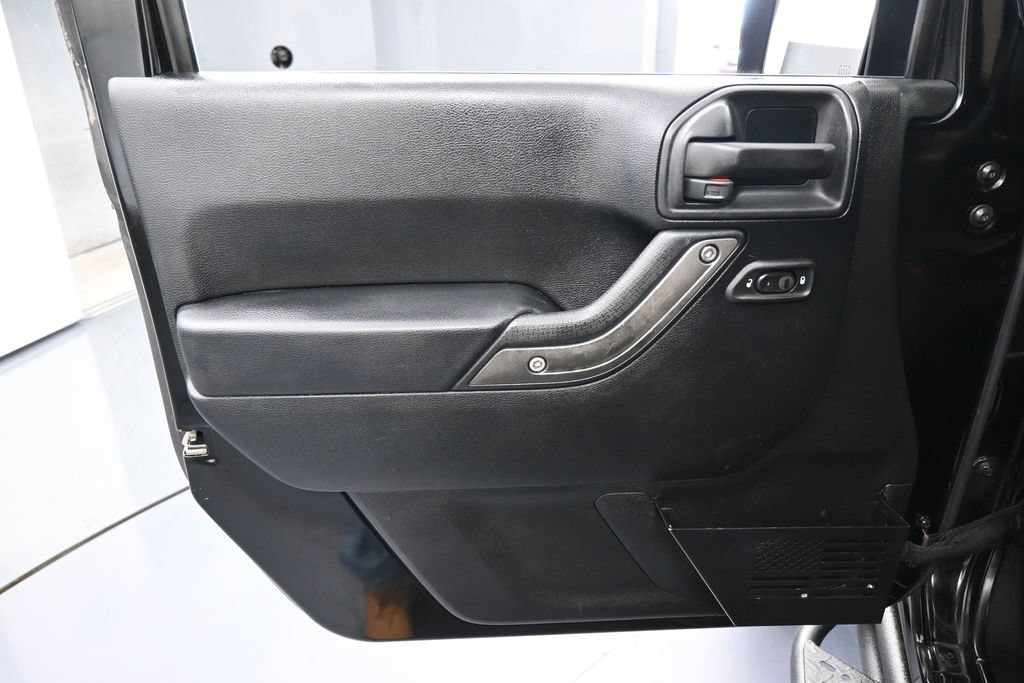 Used 2017 Jeep Wrangler Sport AWD/4WD image 13