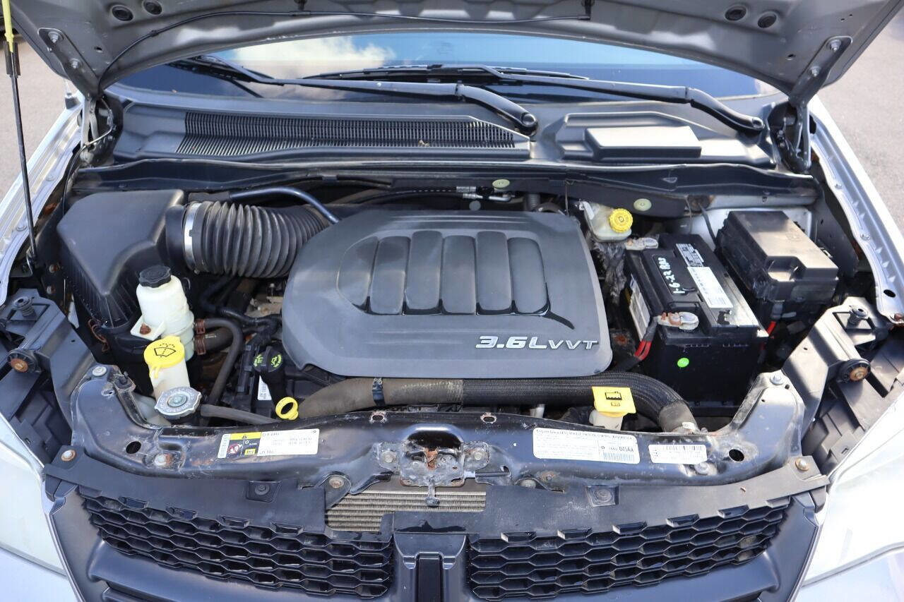 Used 2013 RAM C/V Tradesman image 34