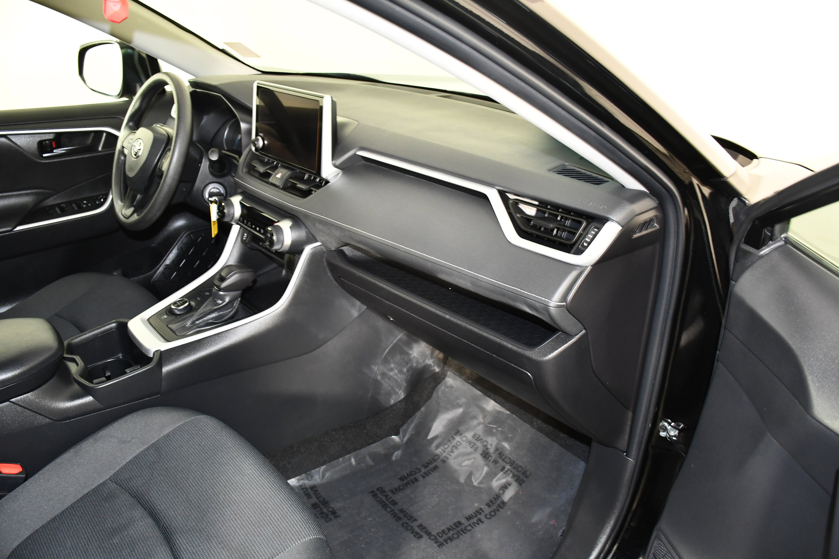 Used 2024 Toyota RAV4 LE AWD/4WD image 41