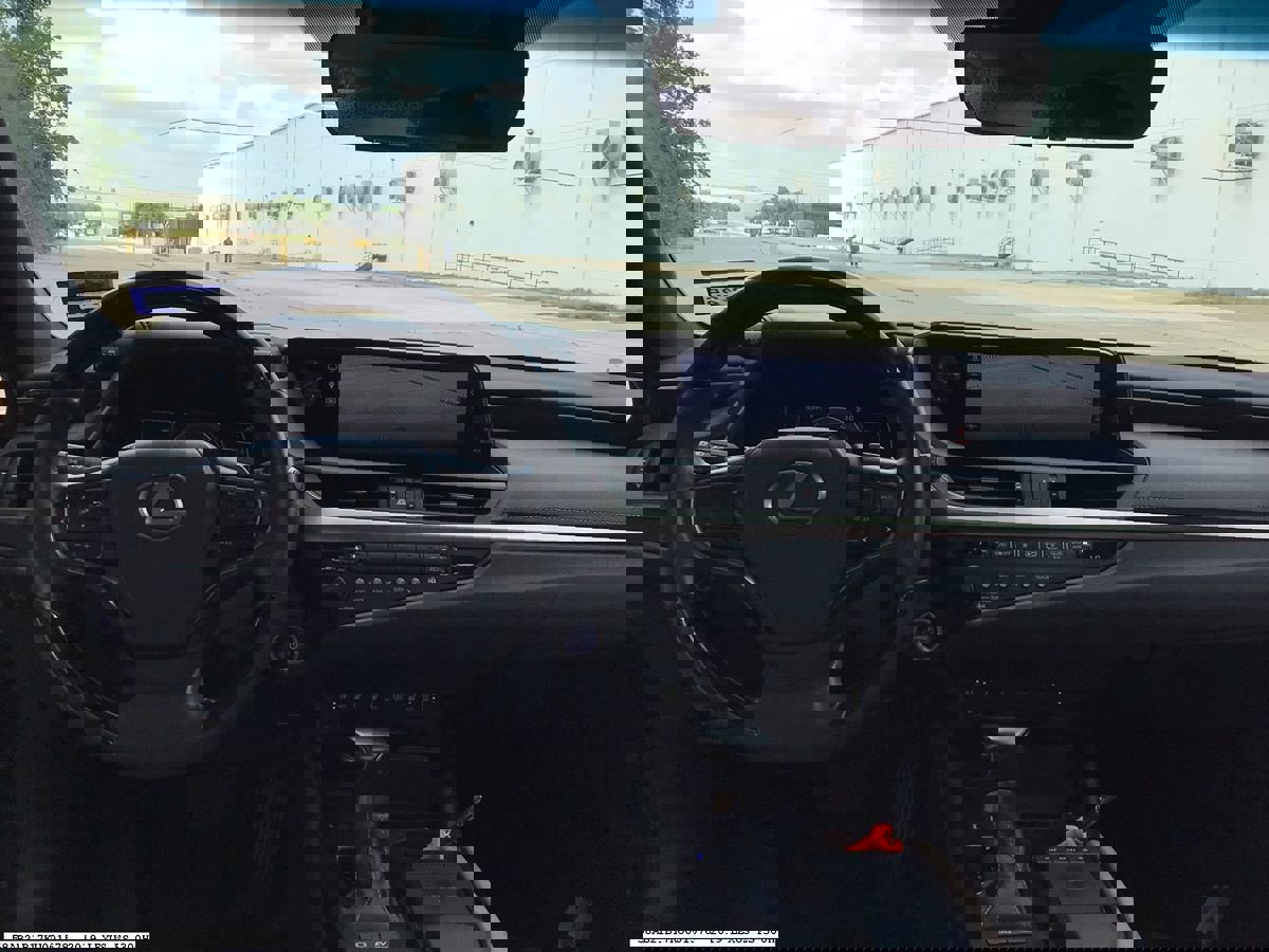 Used 2019 Lexus ES 300h Ultra Luxury w/ Accessory Package 2 image 10