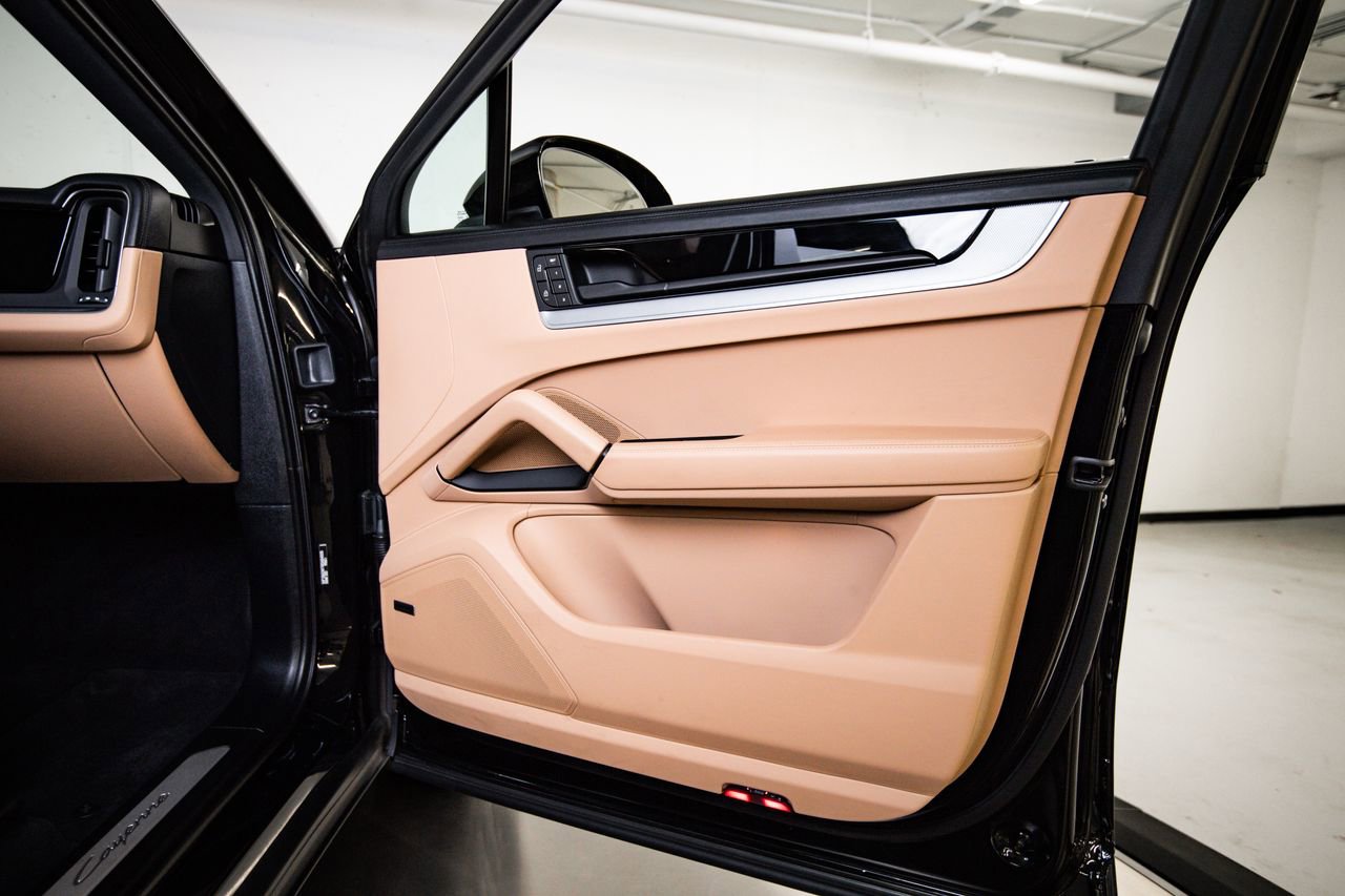 Certified 2024 Porsche Cayenne Coupe image 29