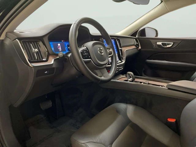 Used 2025 Volvo V60 B5 Cross Country Plus AWD/4WD image 19