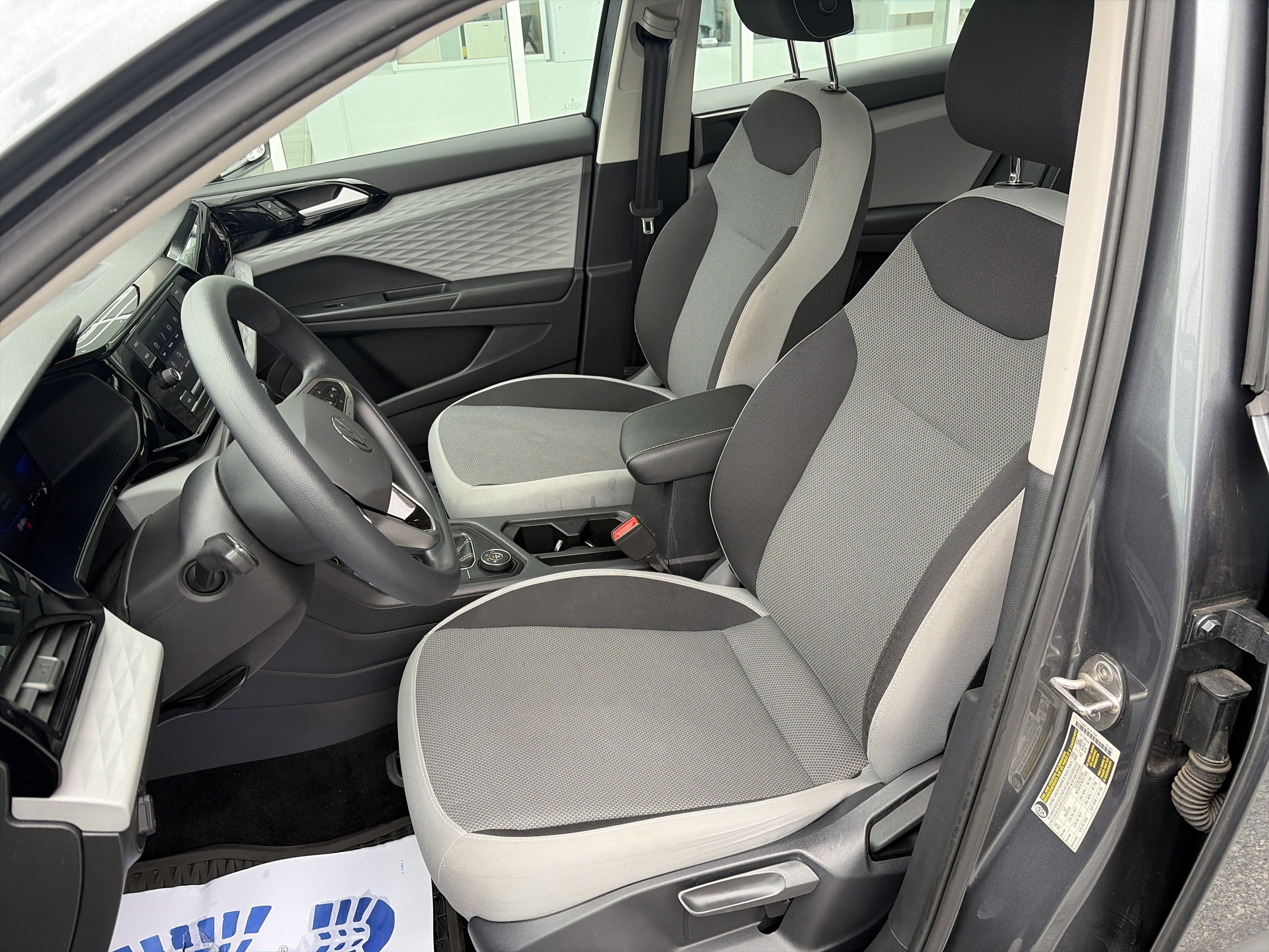 Used 2022 Volkswagen Taos S image 19