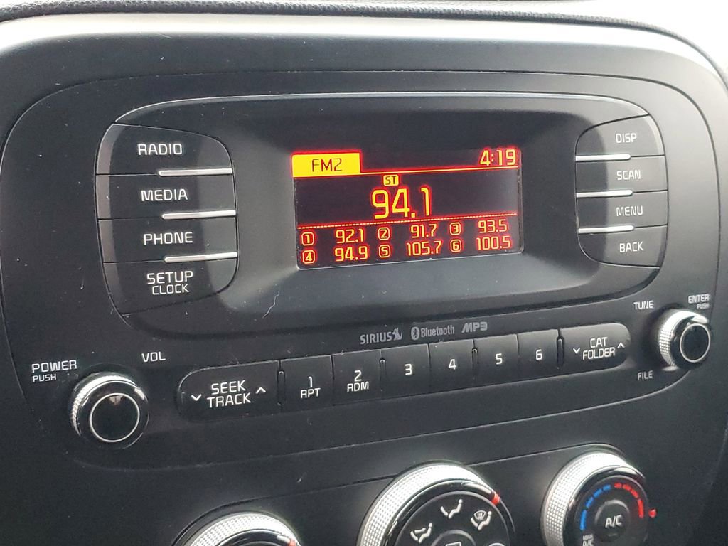 Used 2015 Kia Soul + image 14