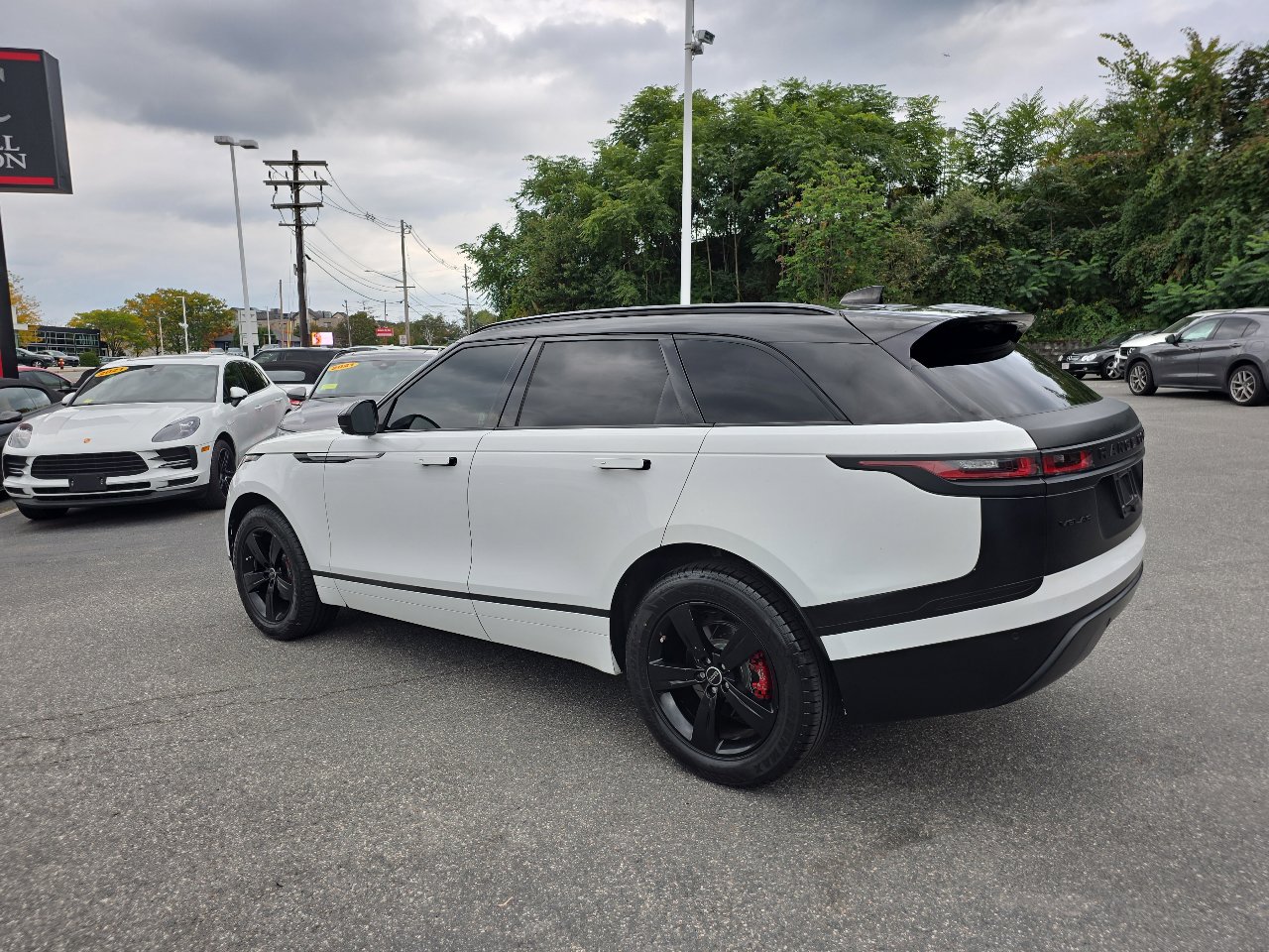 Used 2018 Land Rover Range Rover Velar S image 15