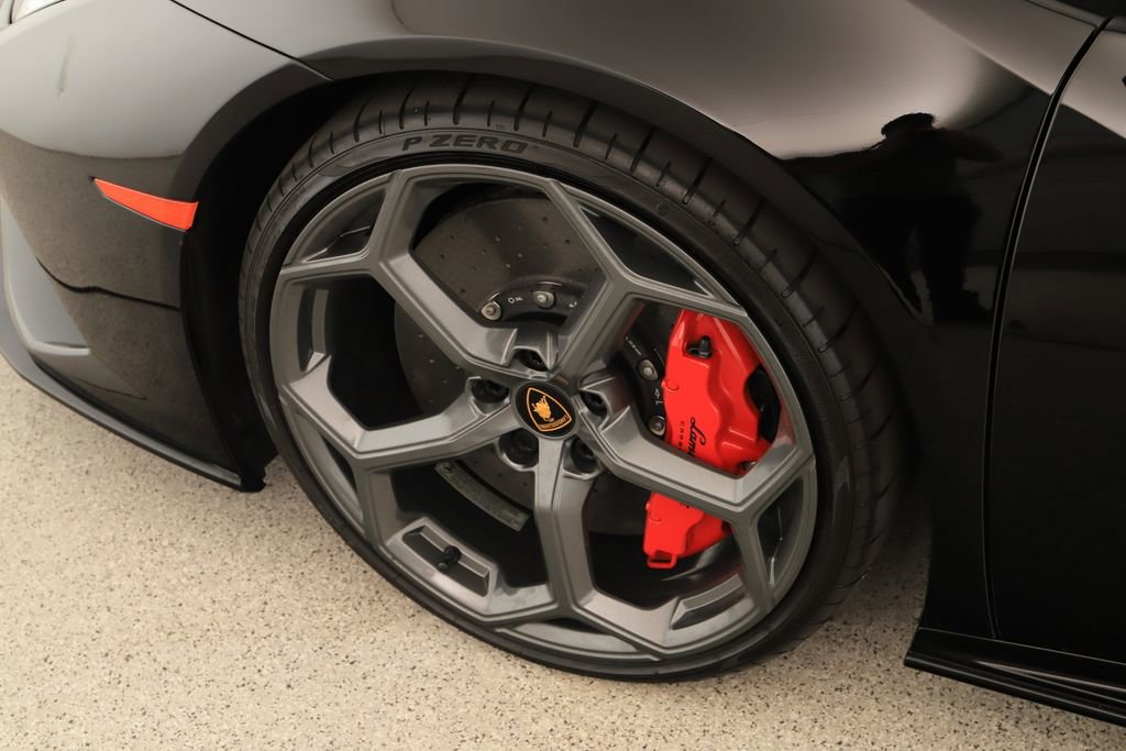 Used 2023 Lamborghini Huracan EVO RWD image 38
