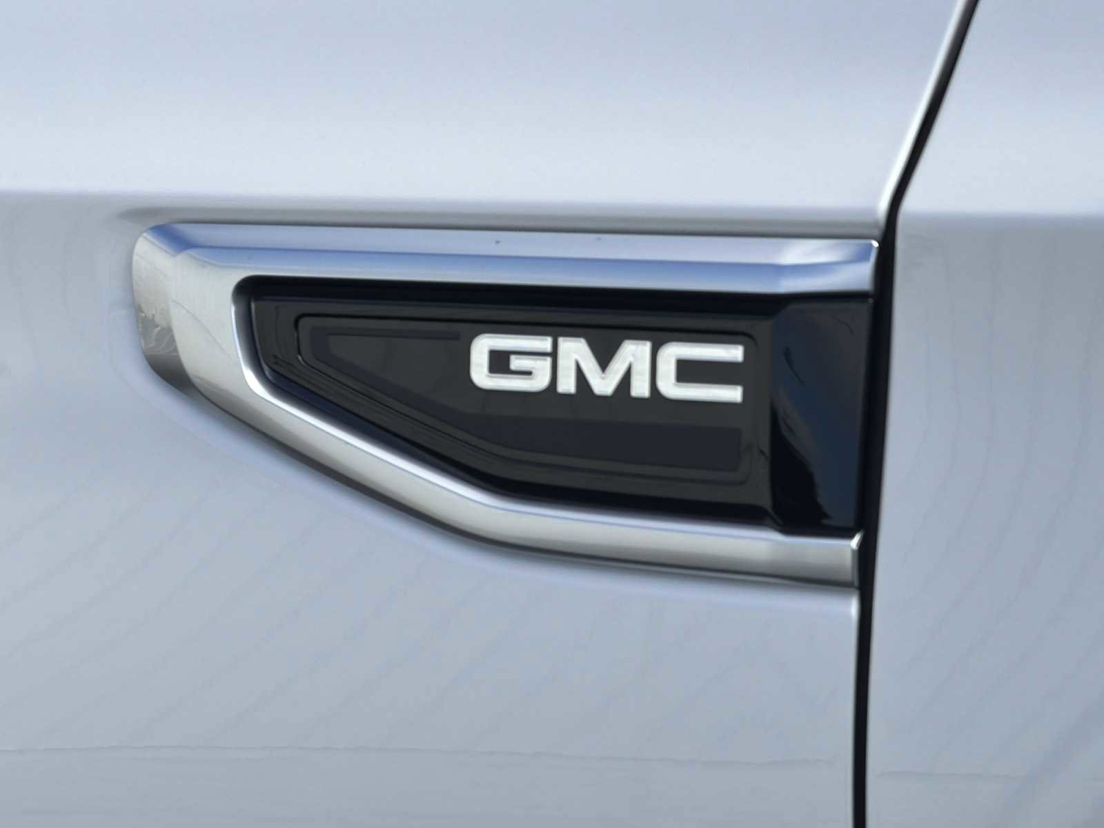 Used 2024 GMC Yukon Denali w/ Denali Reserve Package image 40