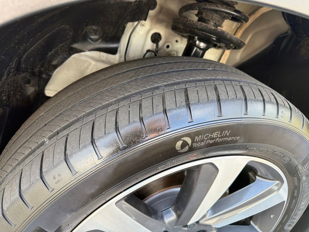 Used 2023 Honda Pilot Touring image 32