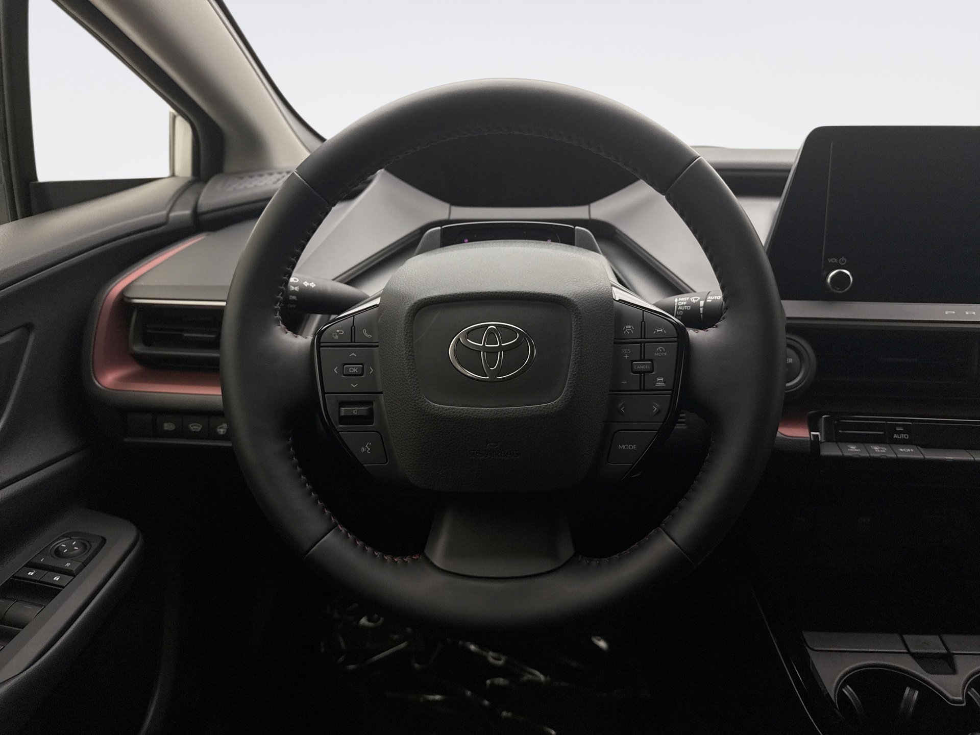 Used 2024 Toyota Prius Prime SE image 12