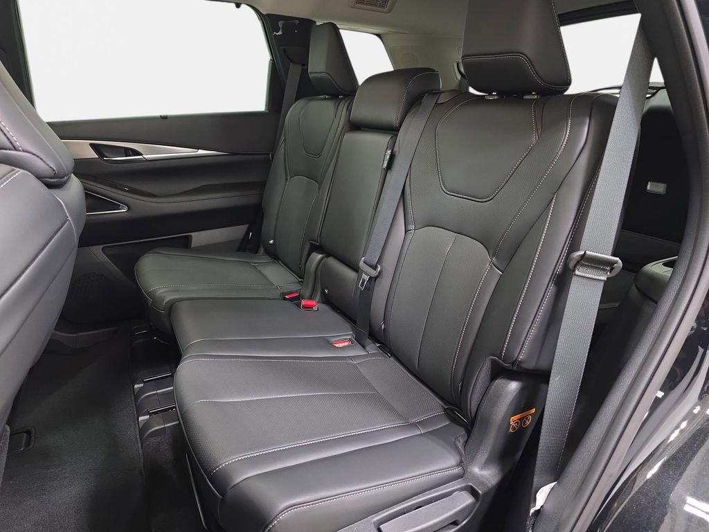 Certified 2026 INFINITI QX60 Luxe w/ Cargo Package image 11