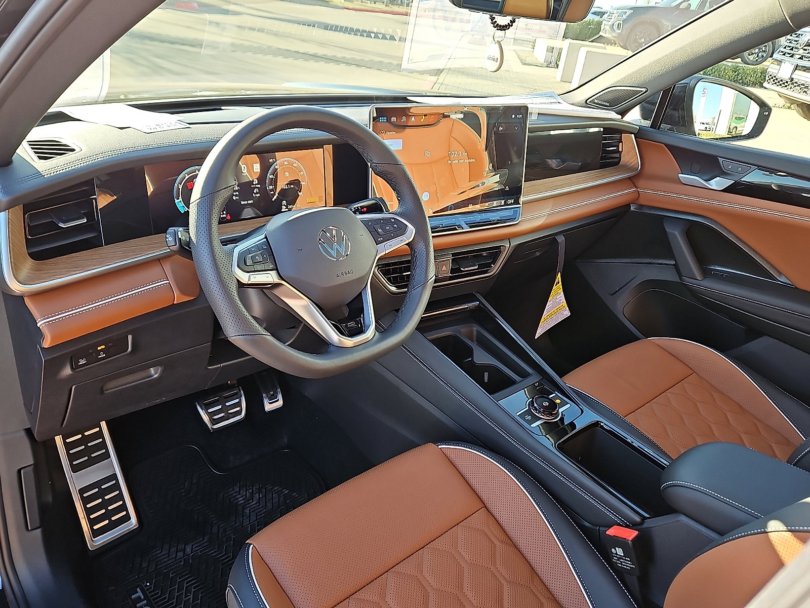 New 2026 Volkswagen Tiguan SEL R-Line image 13