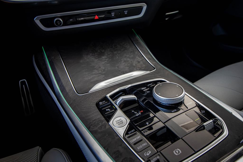 Used 2025 BMW X7 xDrive40i w/ M Sport Package AWD/4WD image 34