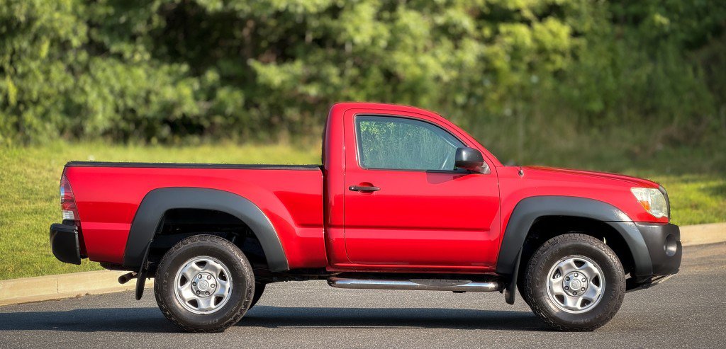 Used 2011 Toyota Tacoma 4x4 Regular Cab image 8