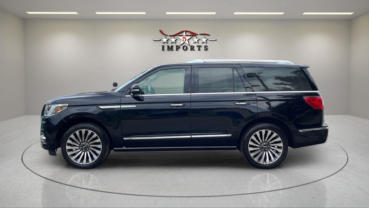 Used 2019 Lincoln Navigator Reserve AWD/4WD image 2