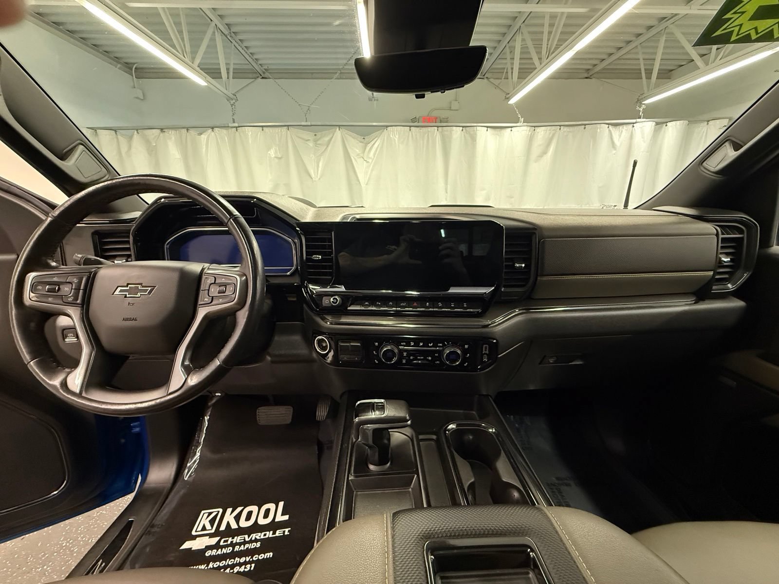 Used 2022 Chevrolet Silverado 1500 ZR2 w/ Technology Package AWD/4WD image 19