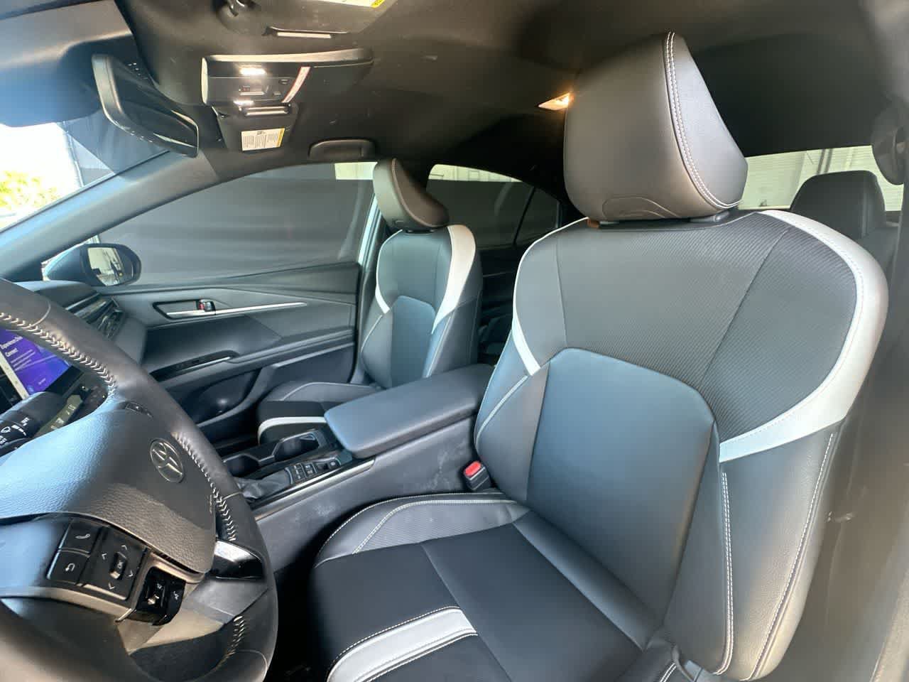 Used 2025 Toyota Camry SE w/ Convenience Package FWD image 14