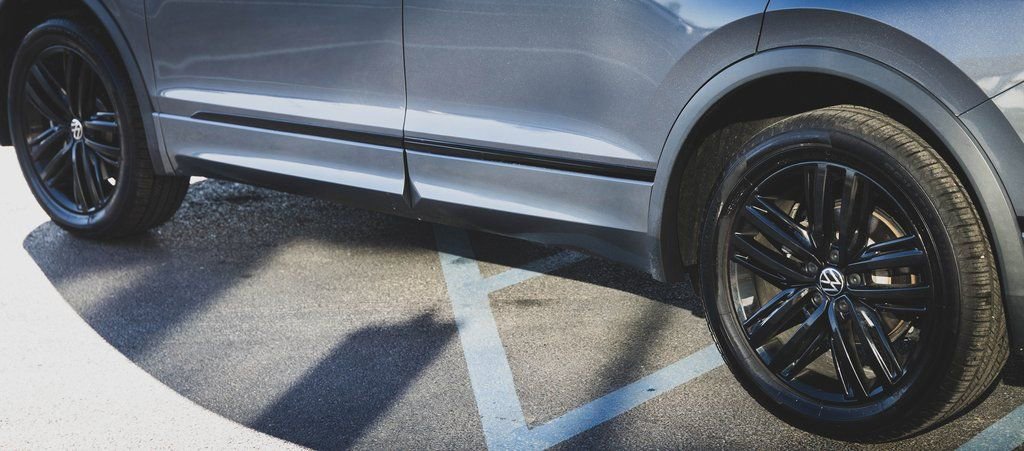 Used 2022 Volkswagen Tiguan SE R-Line image 22