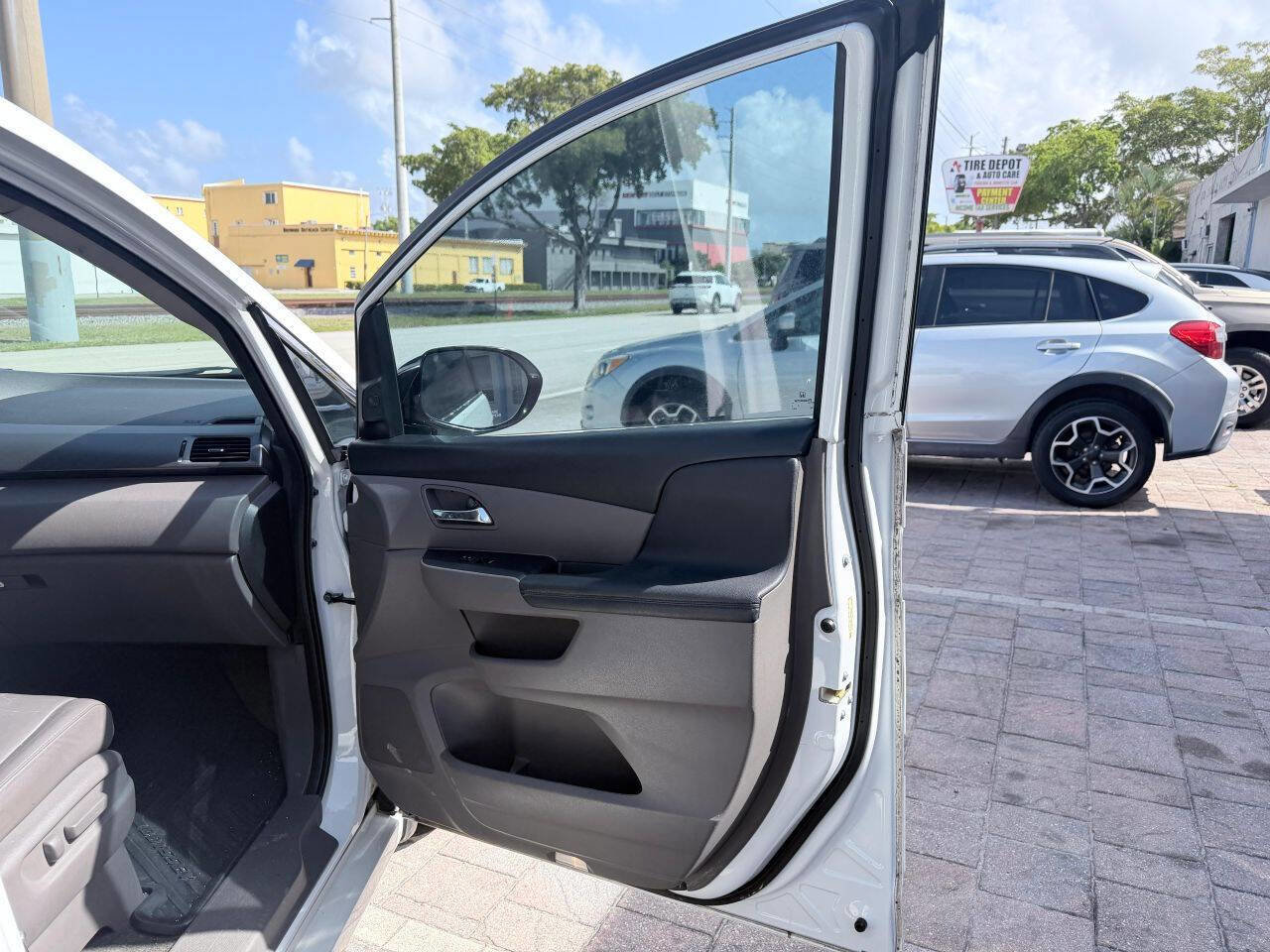 Used 2014 Honda Odyssey Touring Elite image 22