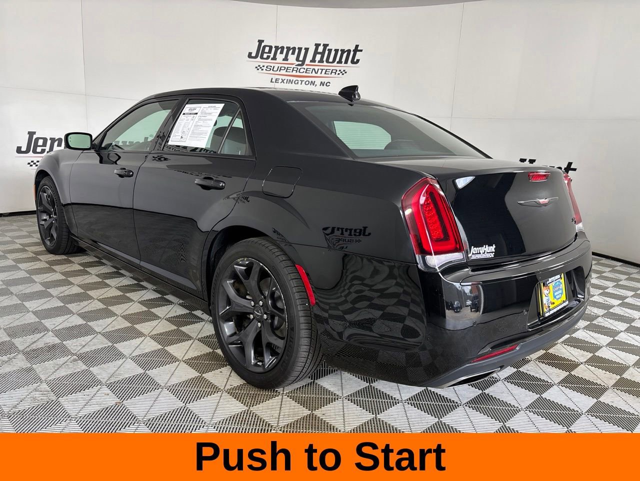 Used 2023 Chrysler 300 S RWD image 7