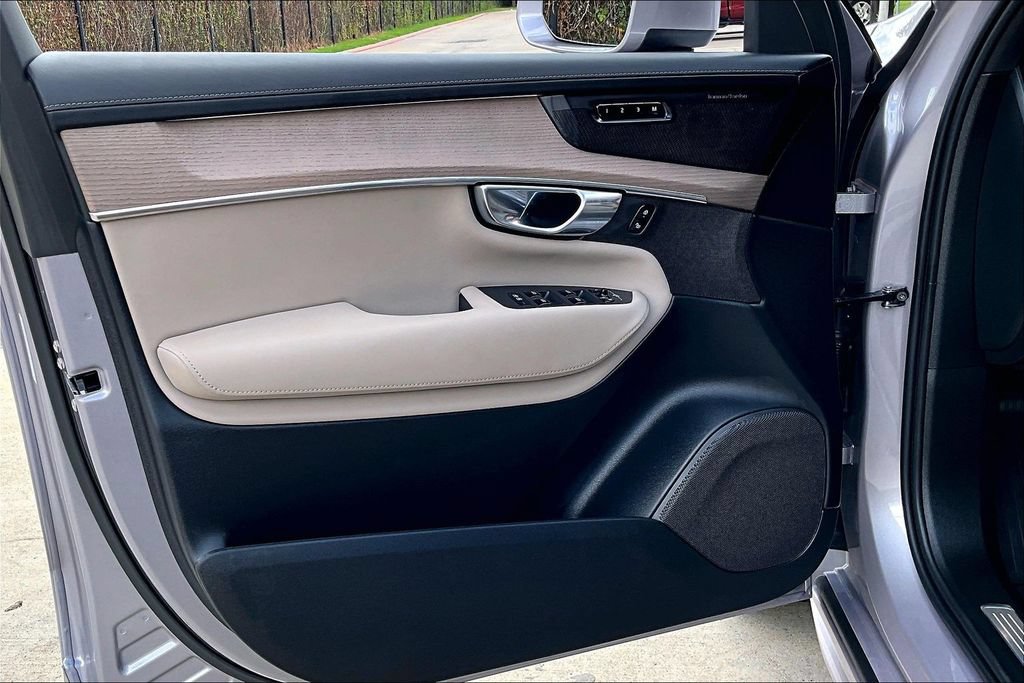 Certified 2026 Volvo XC90 B6 Plus AWD/4WD image 23