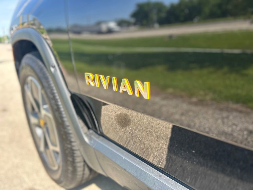 Used 2023 Rivian R1T Adventure AWD/4WD image 8