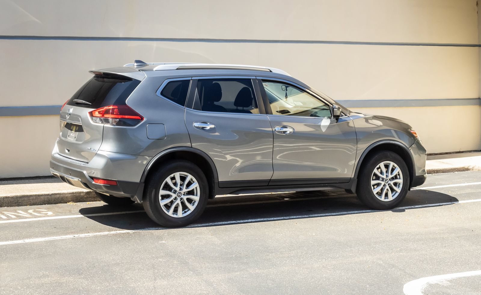 Used 2020 Nissan Rogue SV AWD/4WD image 8