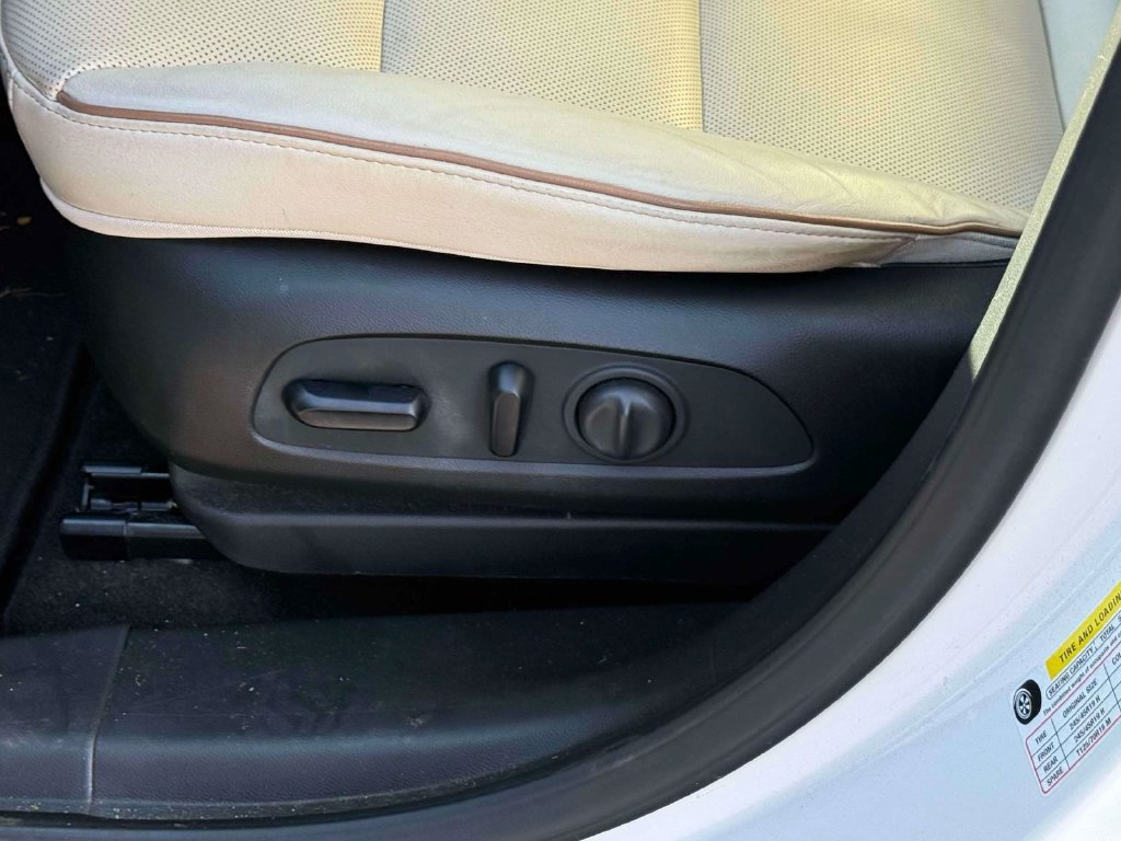 Used 2024 Buick Encore GX Avenir w/ Avenir Convenience Package AWD/4WD image 16