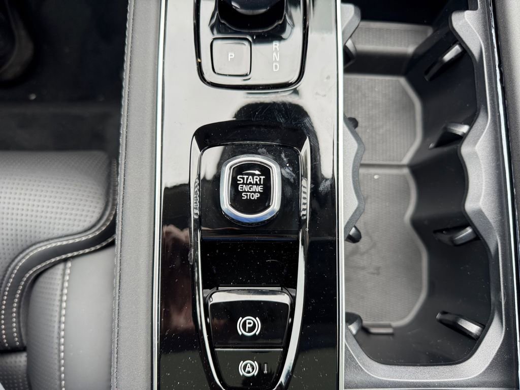 New 2026 Volvo XC90 T8 Ultra w/ Protection Package Premier image 16