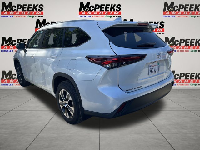 Used 2026 Toyota Highlander XLE AWD/4WD image 2