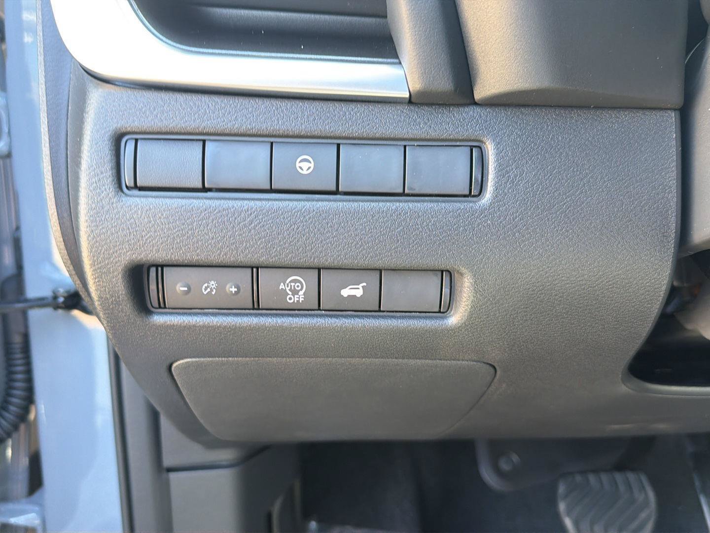 New 2026 Nissan Rogue SV w/ Cold Weather Package FWD image 19