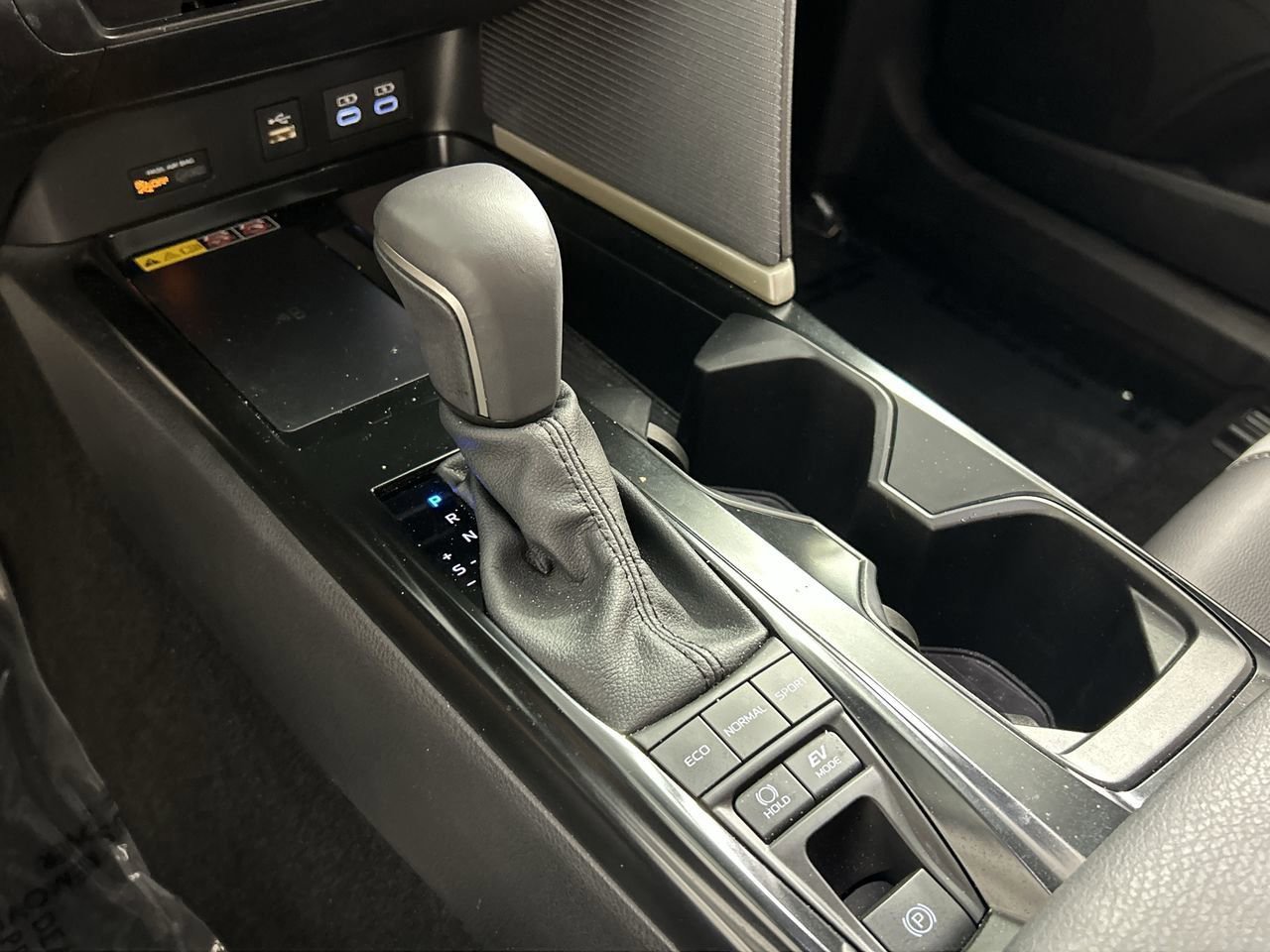 Used 2026 Toyota Camry SE w/ Convenience Package FWD image 16