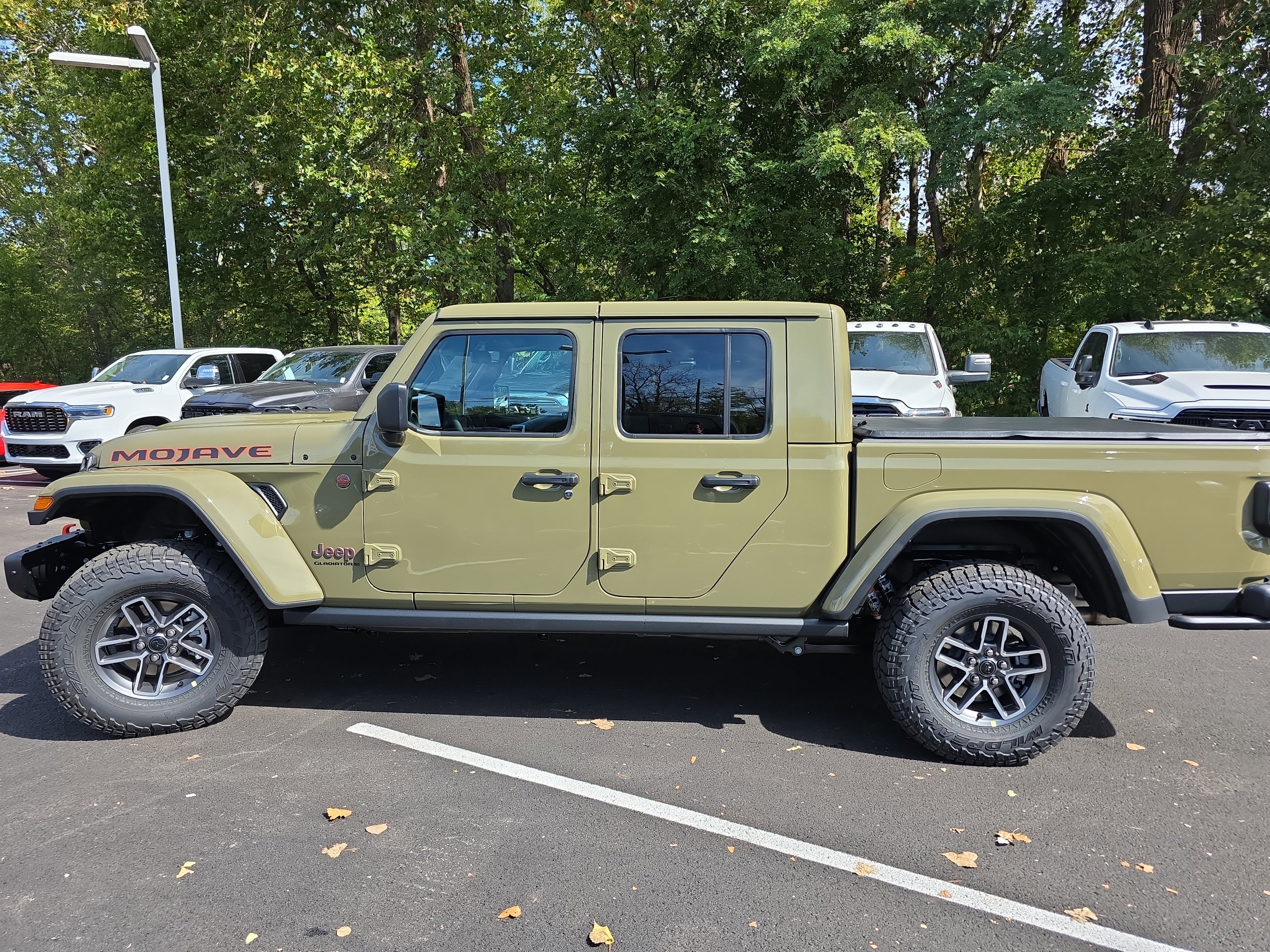 New 2025 Jeep Gladiator Mojave image 18