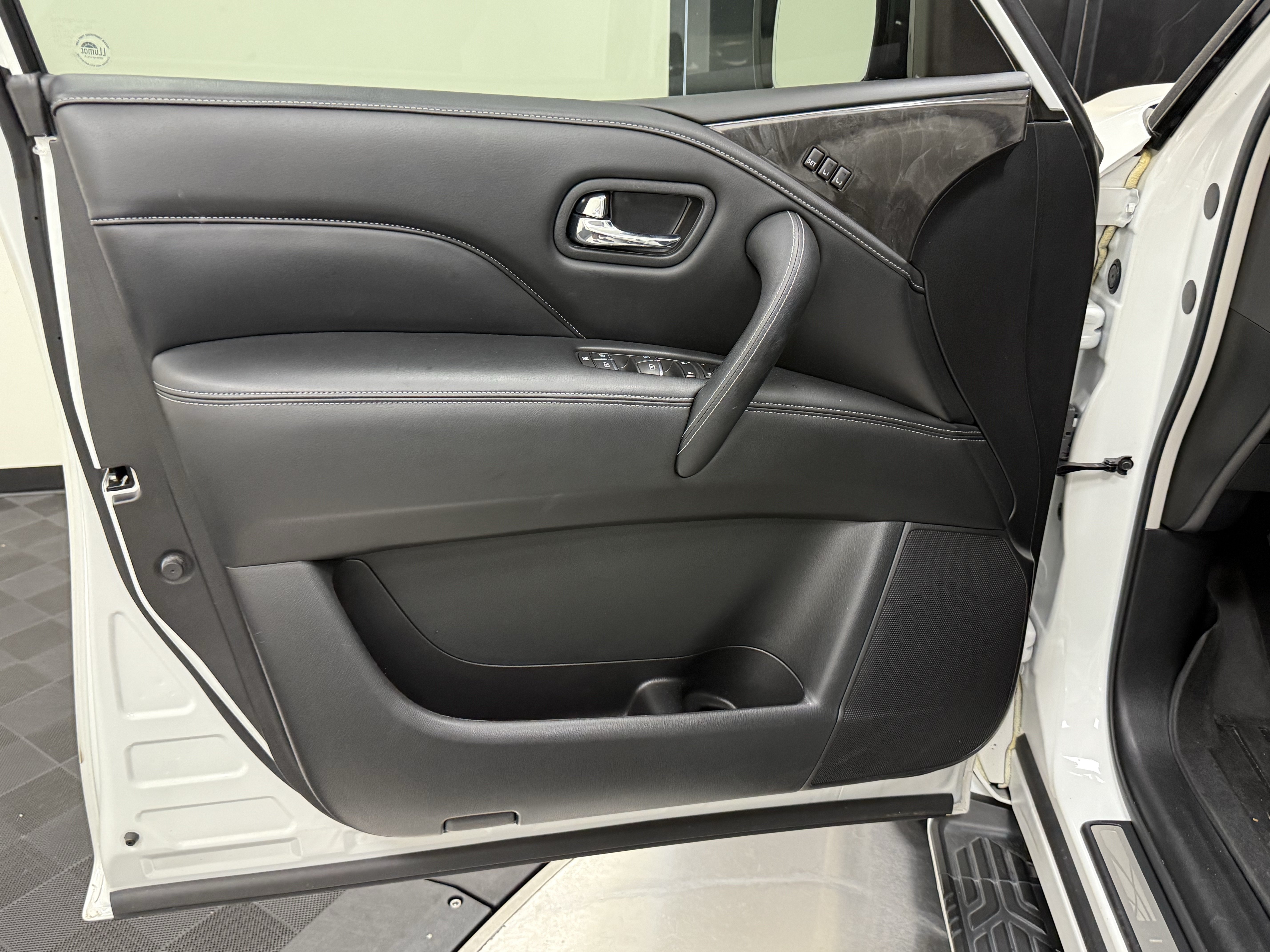 Certified 2023 INFINITI QX80 Luxe w/ Cargo Package RWD image 10