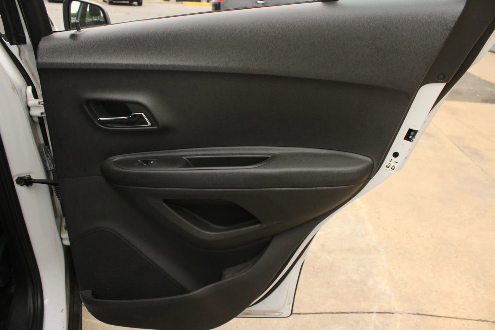 Used 2016 Chevrolet Trax LS w/ LPO, Protection Package FWD image 14