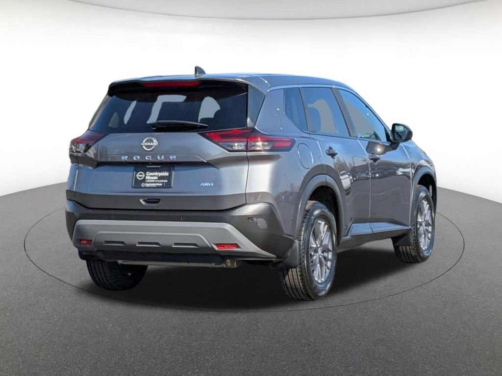 Used 2023 Nissan Rogue S image 5