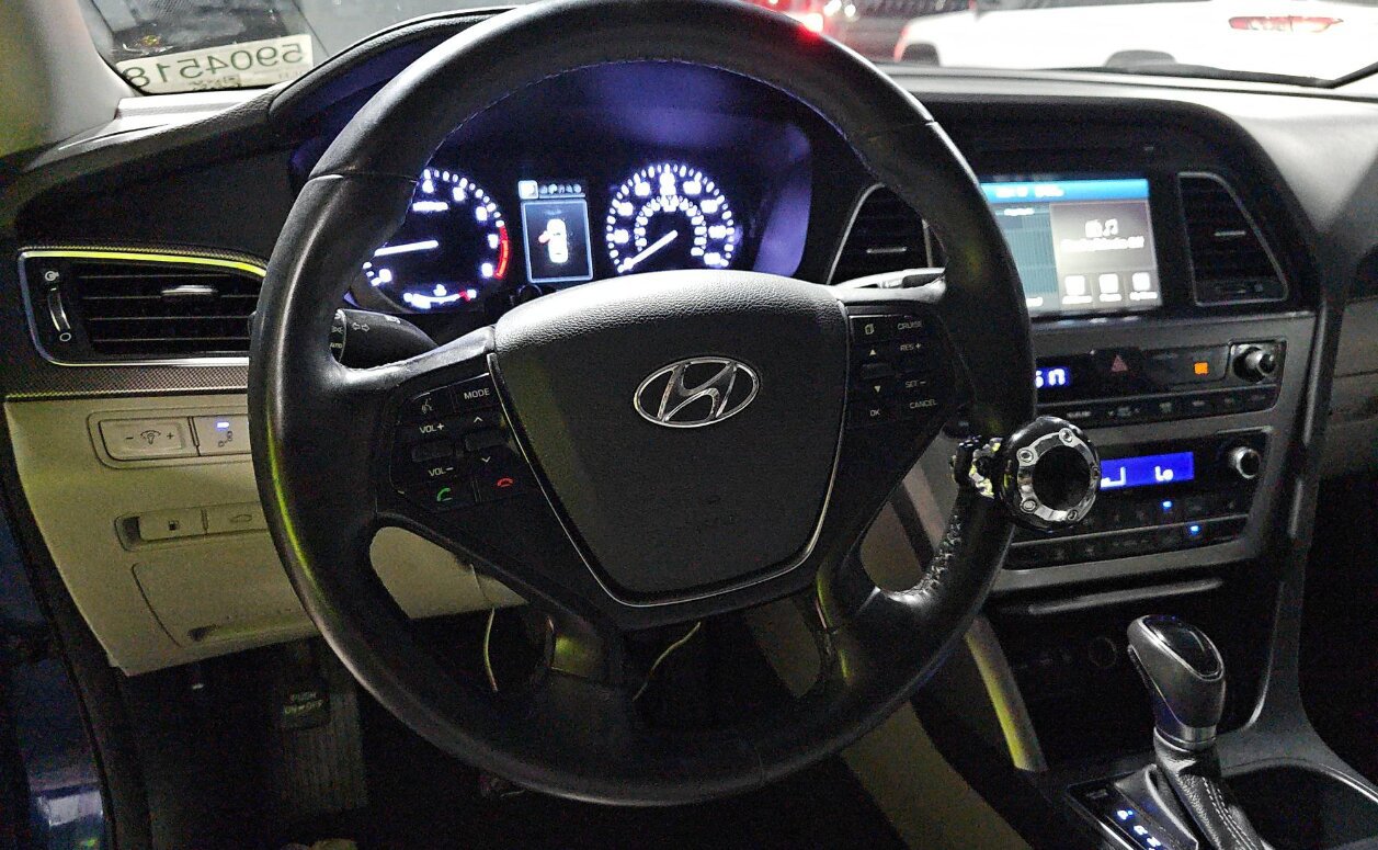 Used 2016 Hyundai Sonata Sport w/ Option Group 03 image 8