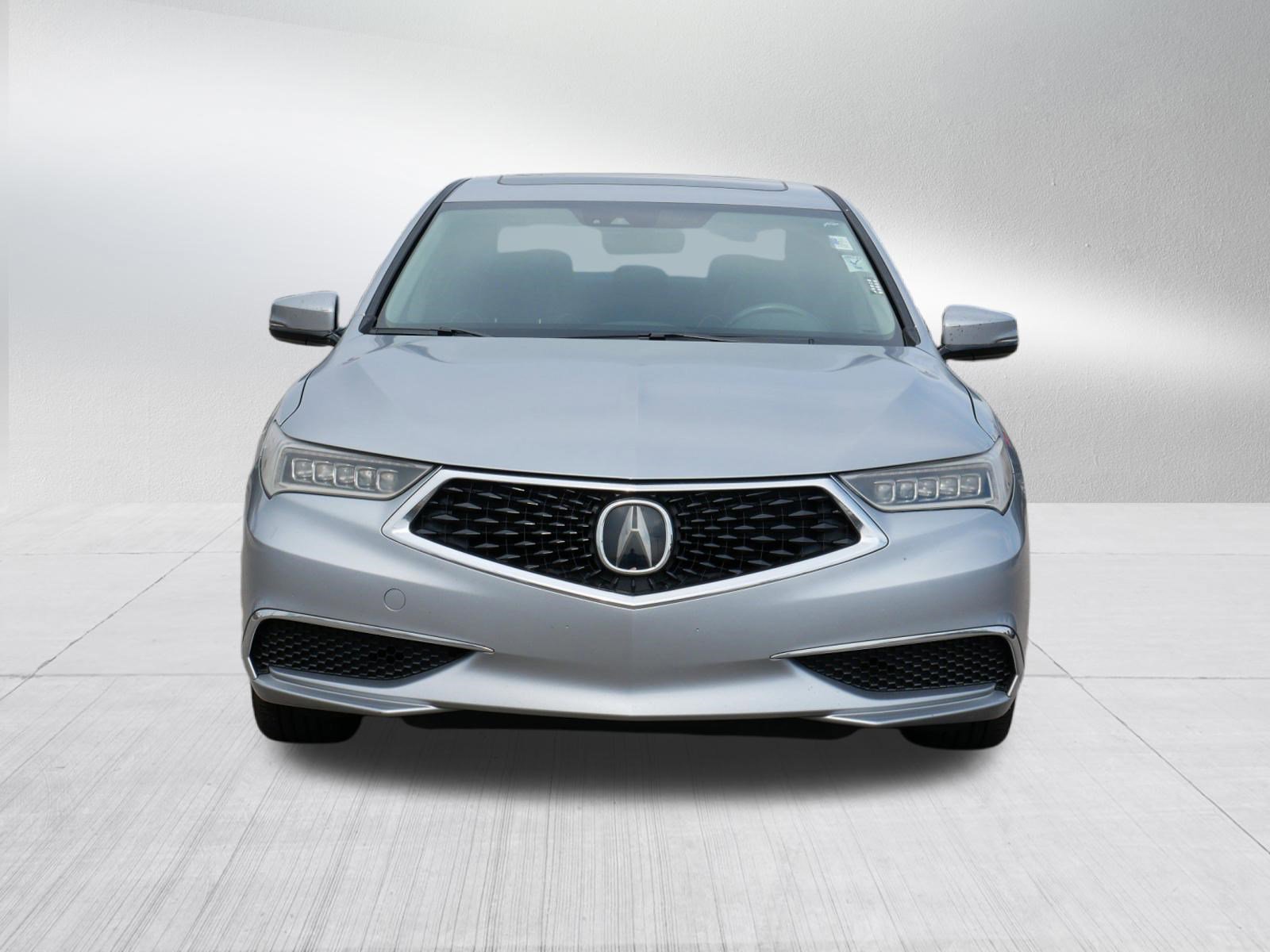 Used 2018 Acura TLX V6 w/ Technology Package FWD image 2