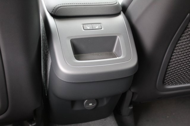 New 2026 Volvo XC60 B5 Plus w/ Protection Package Premier image 15