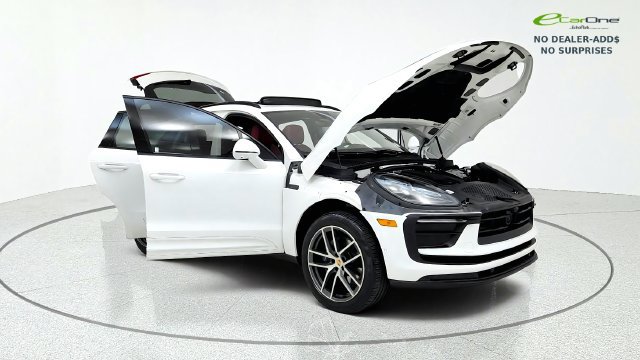 Used 2024 Porsche Macan w/ Premium Plus Package AWD/4WD image 12